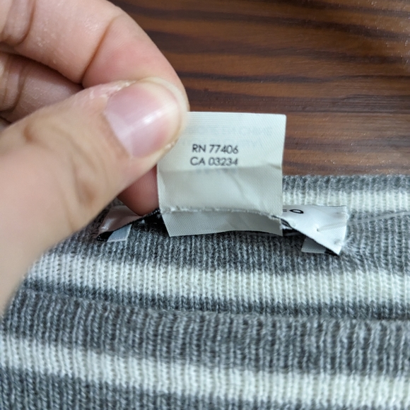 NWOT Club Monaco Grey and White Stripe Wool Blend Sweater Size Medium - Picture 5 of 7